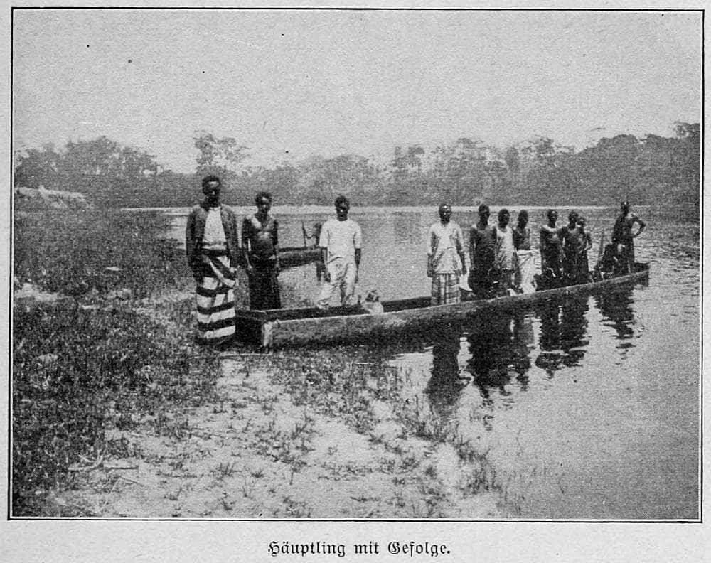Häuptling mit Gefolge